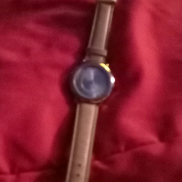 Tan watch - Picture 1 of 1